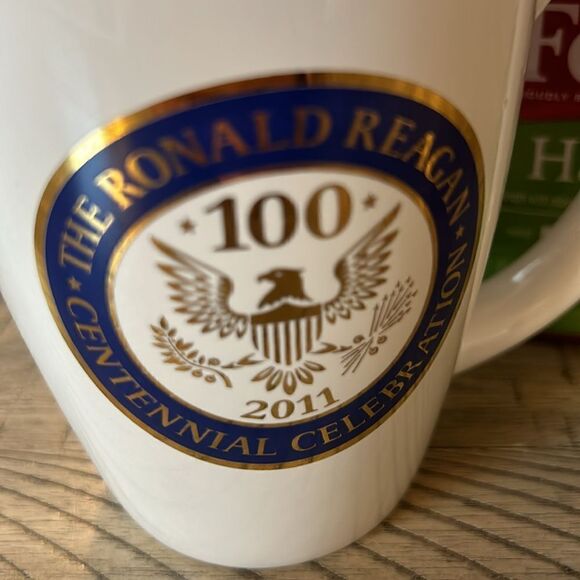 🇺🇸 Ronald Reagan 💯 Centennial Celebration 🥳 Signature🖊️Mug🍵Sturdy & Solid - Picture 10 of 17